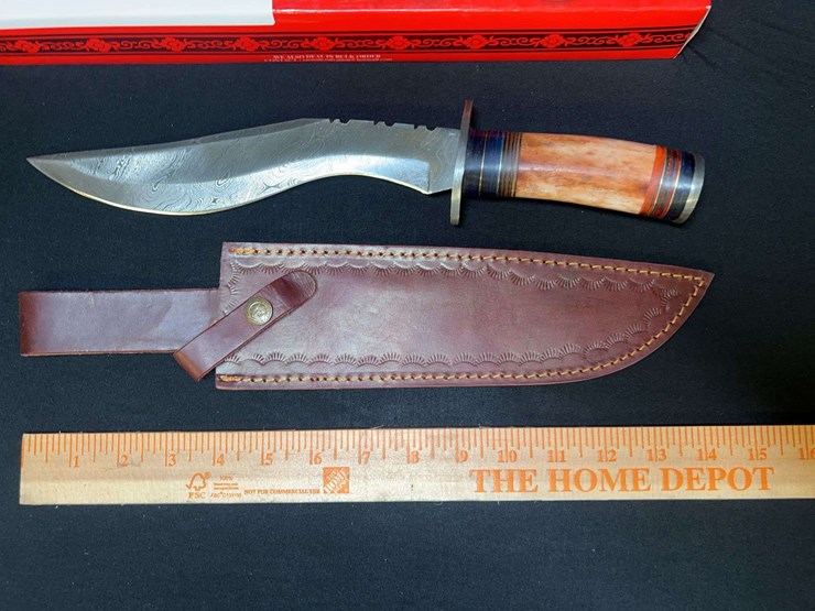 custom-damascus-steel-fixed-blade-knife-w/-red/white-stripe-handle-image-2