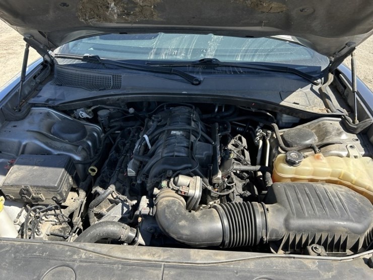 2011-dodge-charger-sedan-image-29