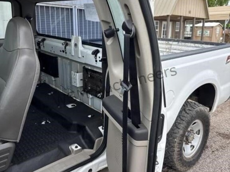 2009-ford-f350-image-27