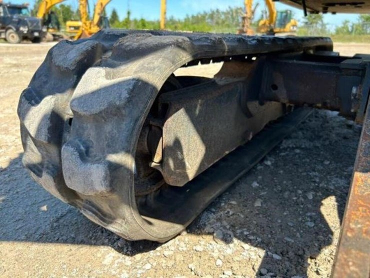 2015-deere-17g-image-28