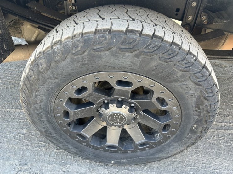 2023-ford-f250-xl-image-30