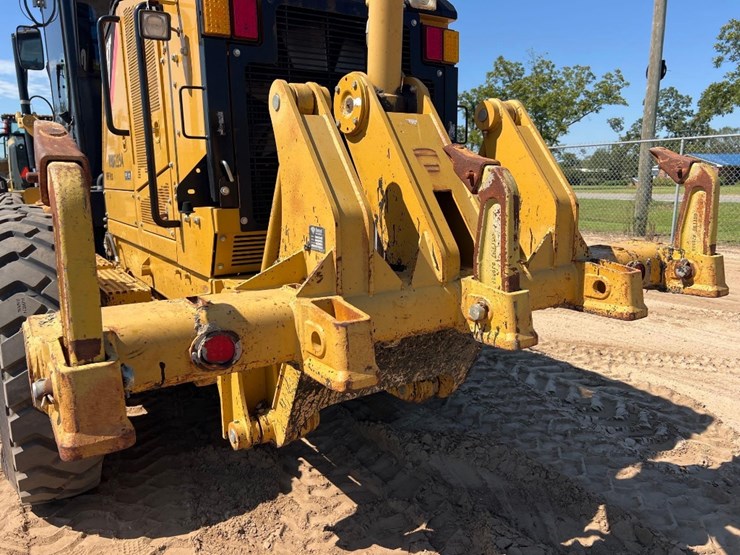 caterpillar-140m-image-21
