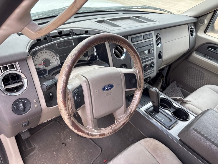 2008-ford-expedition-xlt-image-8
