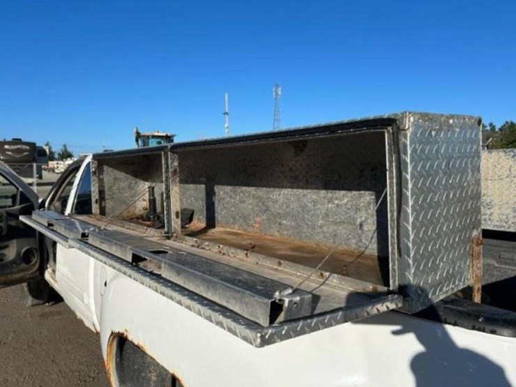 2008-chevrolet-silverado-3500hd-image-28