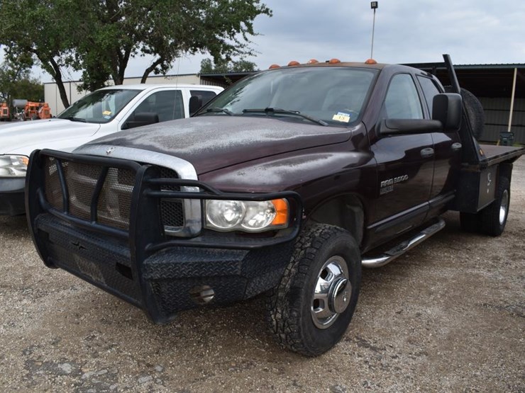 2005-dodge-3500-image-1