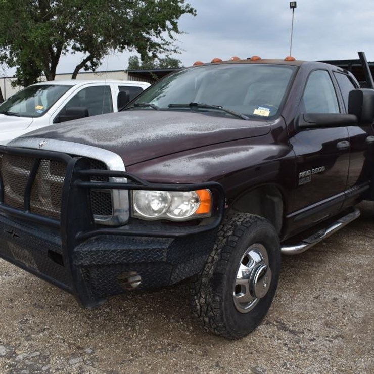 2005 DODGE 3500