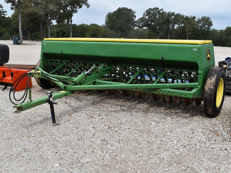 john-deere-8300-image-1