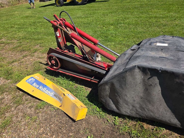 new-holland-h6740-image-13
