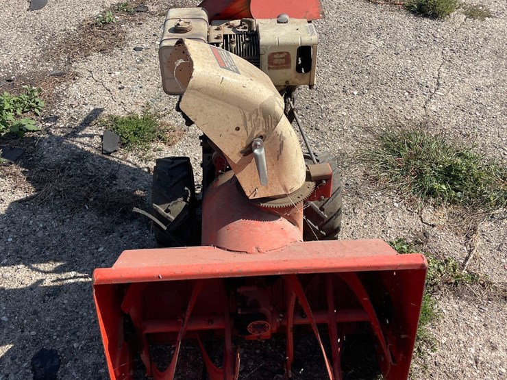 arends-26”-snowblower-image-2
