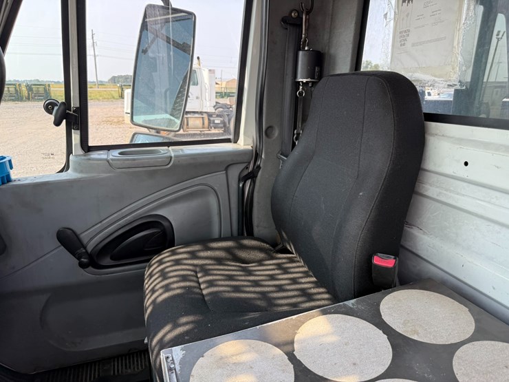 2005-international-durastar-4300-image-127