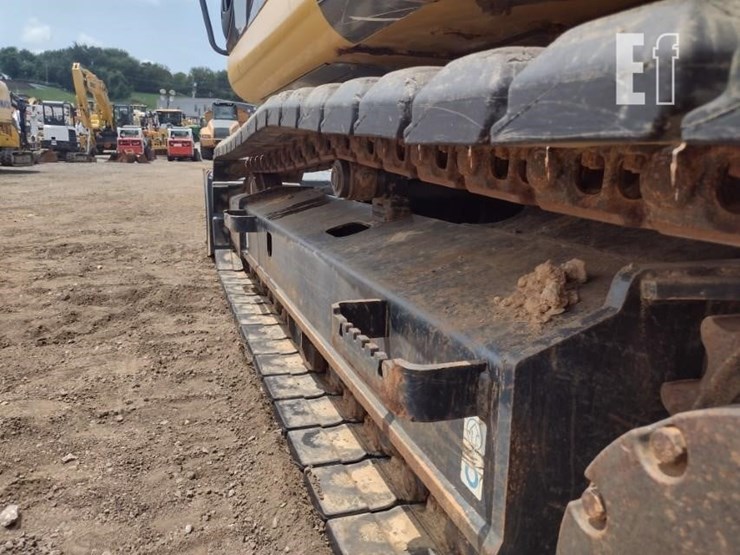 2019-deere-135g-image-29