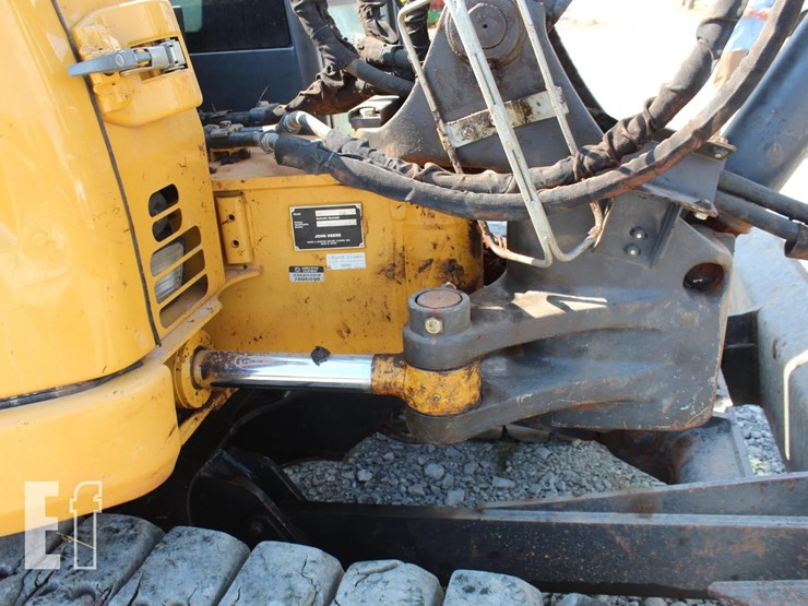 2020-deere-85g-image-8