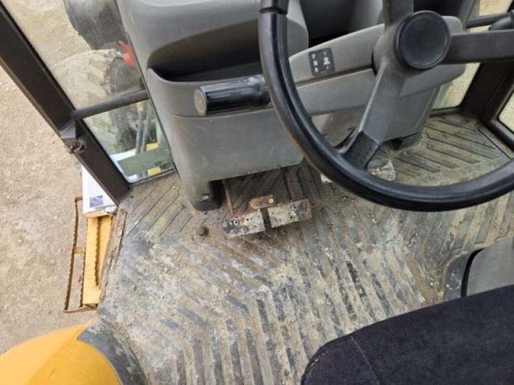 2009-volvo-bl70-image-41