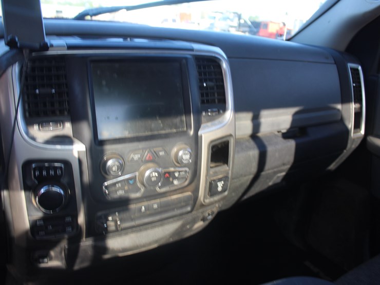 2015-dodge-ram-1500-image-8
