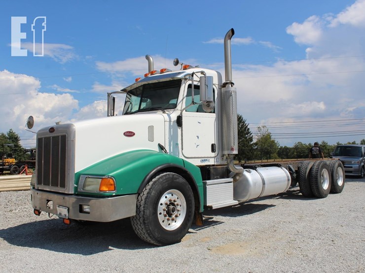 2005-peterbilt-385-image-1