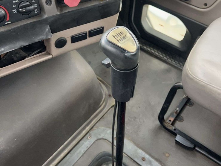 freightliner-sterling-s/a-daycab-truck-image-26