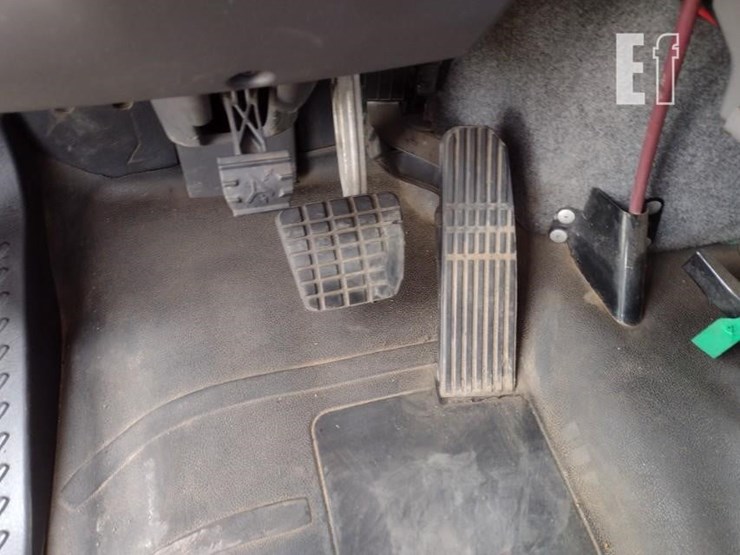 2019-18-freightliner-m2-106-rollback^title^-9506-image-13