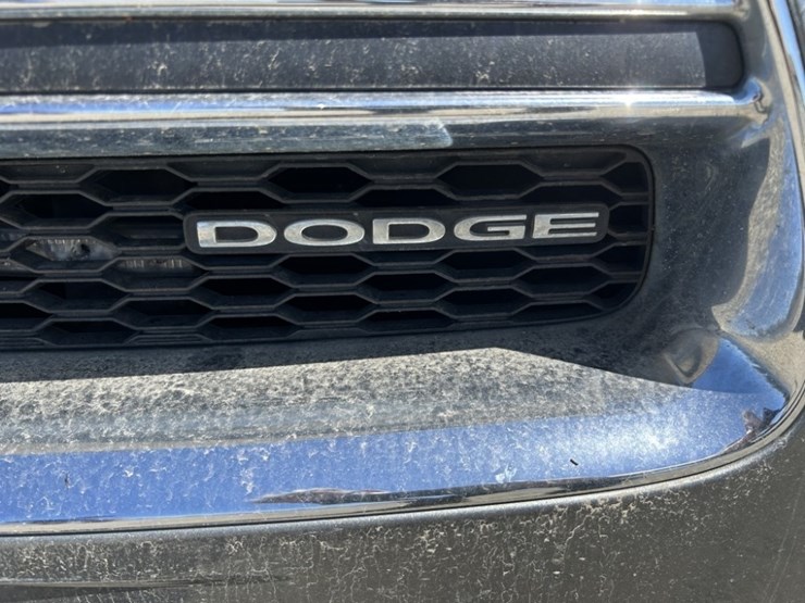2011-dodge-charger-sedan-image-9