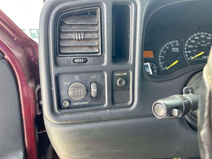 2001-chevrolet-silverado-1500hd-image-15