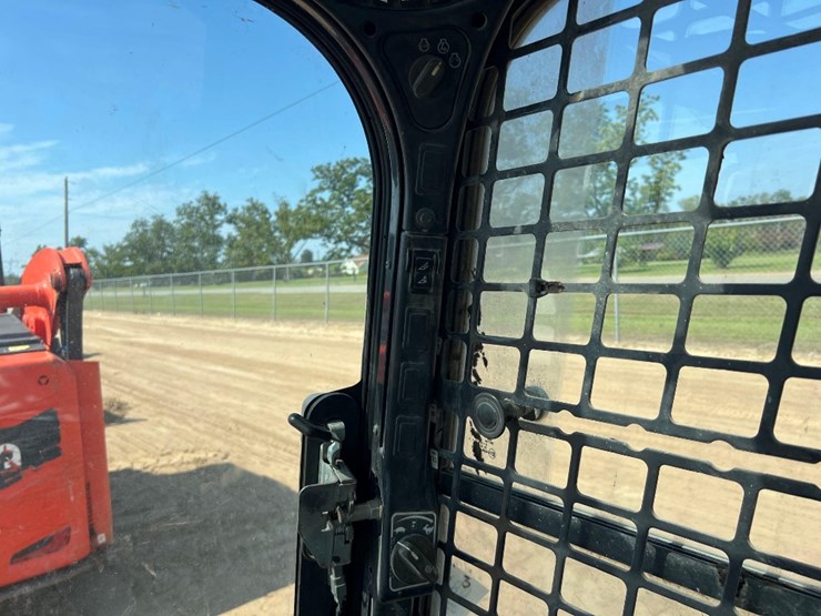 2021-bobcat-t450-image-32