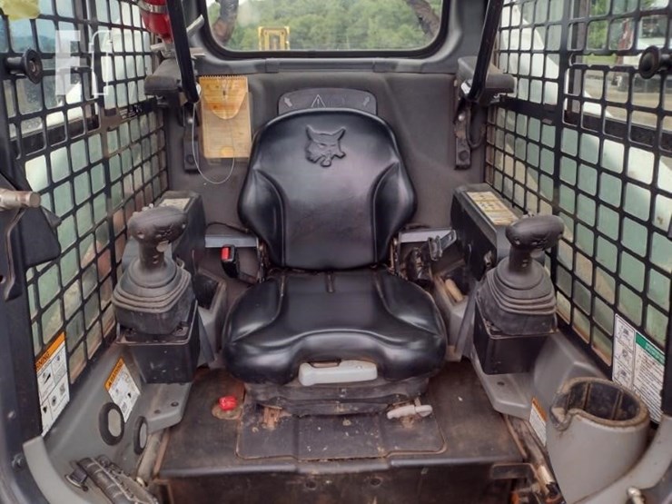 2020-bobcat-t595-image-12
