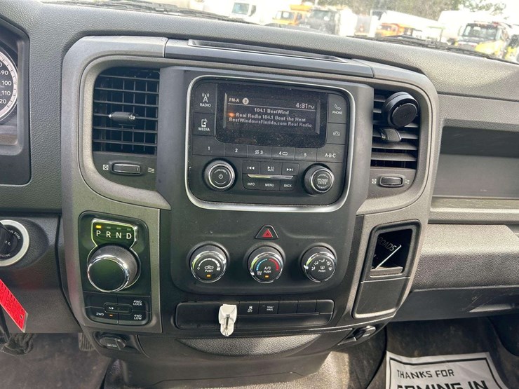 2019-ram-1500-classic-image-15