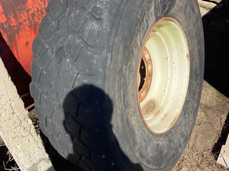 michelin-445/65r22.5-wagon-tire-image-6
