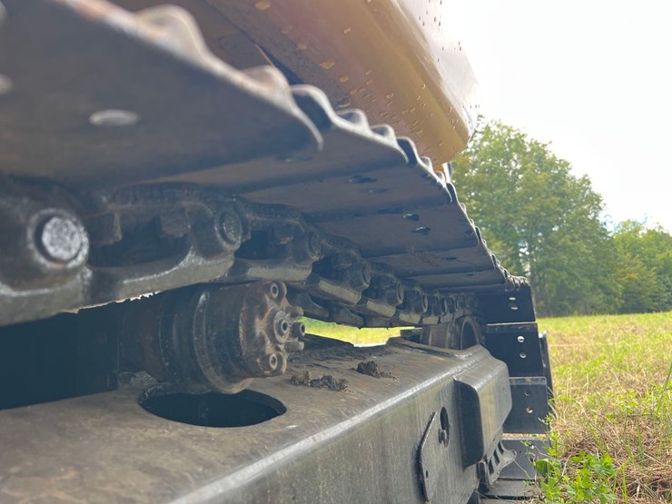 2021-caterpillar-305-image-19