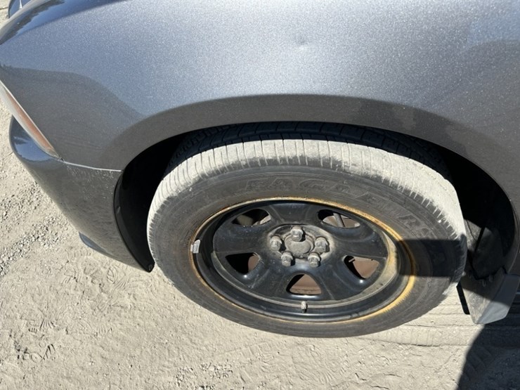 2011-dodge-charger-sedan-image-24