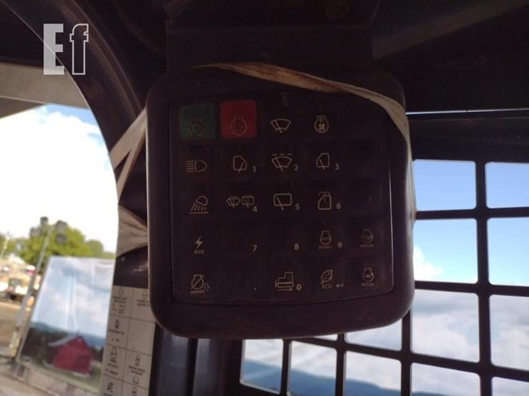 deere-650k-xlt-image-12