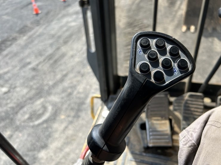 2018-komatsu-pc490-lc-11-image-54