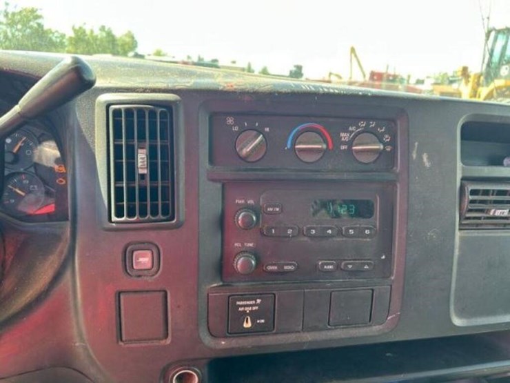 2007-chevrolet-express-2500-image-10