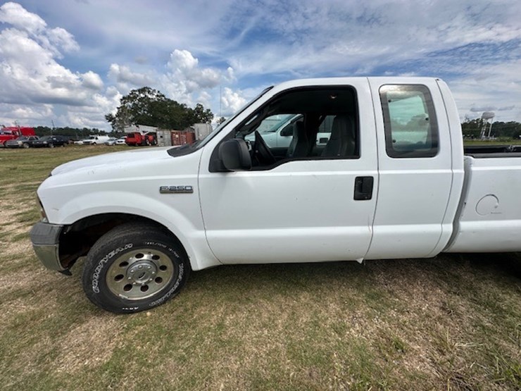 2005-ford-f250-image-14