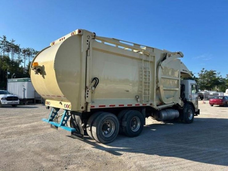 2009-peterbilt-pb320-coe-front-loading-t/a-garbage-image-5