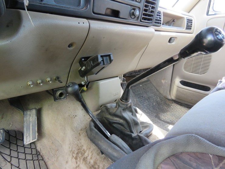 1995-dodge-w2500-laramie-slt-cummins-4x4-pickup-image-12