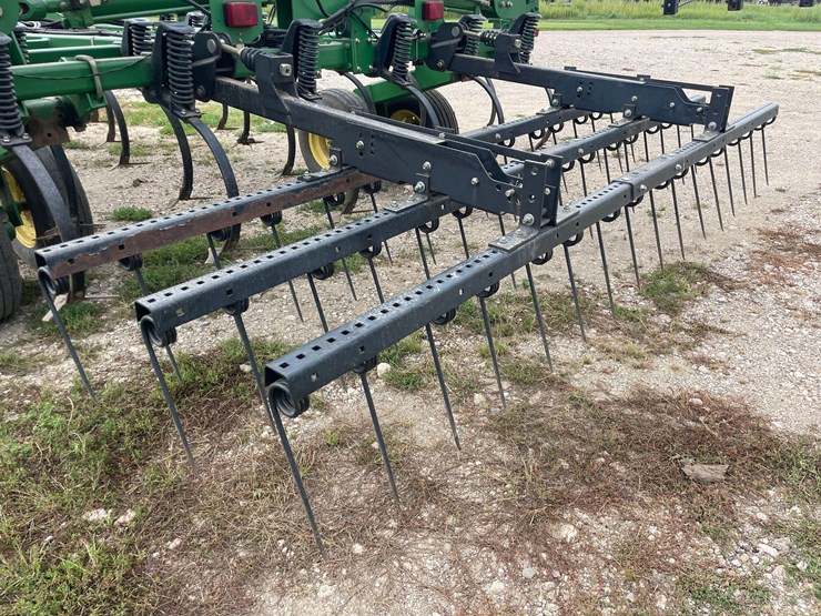 john-deere-2210-image-6