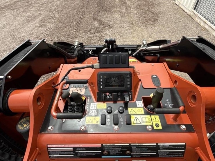 2020-ditch-witch-sk3000-image-15
