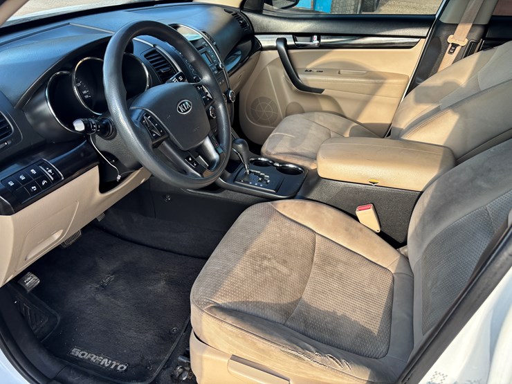 2011-kia-sorento-image-6