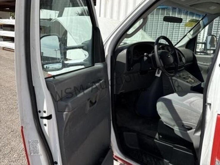 2006-ford-e450-image-29