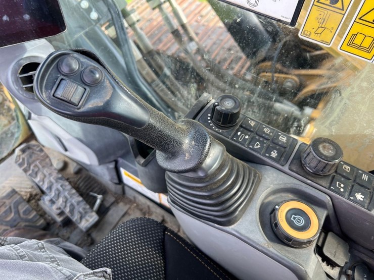 2019-caterpillar-336-image-37