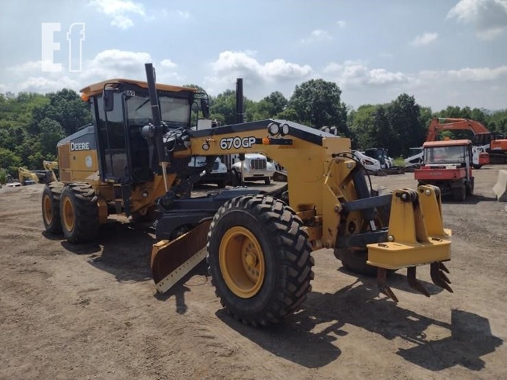 2020-deere-670gp-image-41