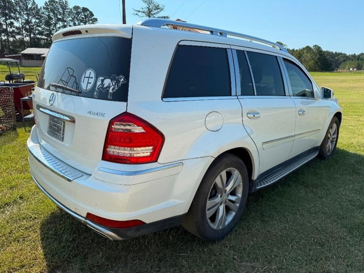 2011-mercedes-benz-gl450-image-4