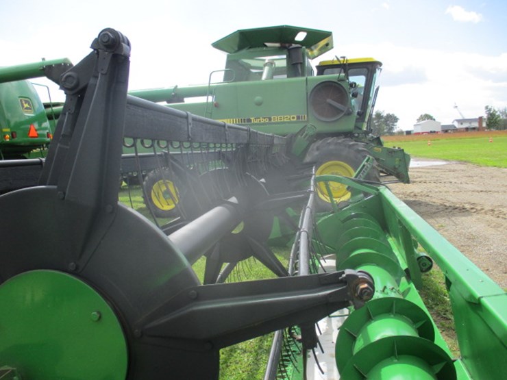 john-deere-218-image-8