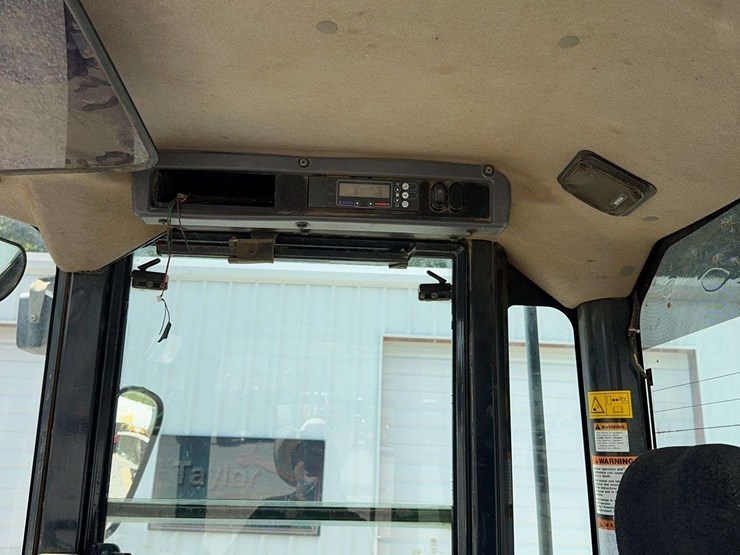 2012-komatsu-wa250-image-27