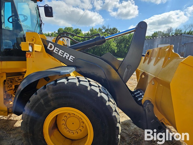 2022-john-deere-544-image-17