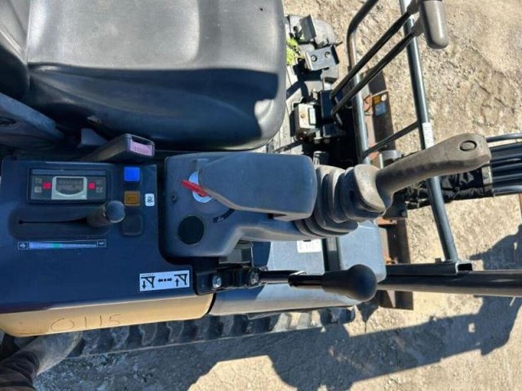 2015-deere-17g-image-9