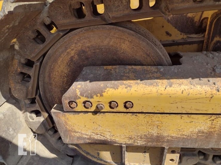 2012-deere-700j-lt-image-24