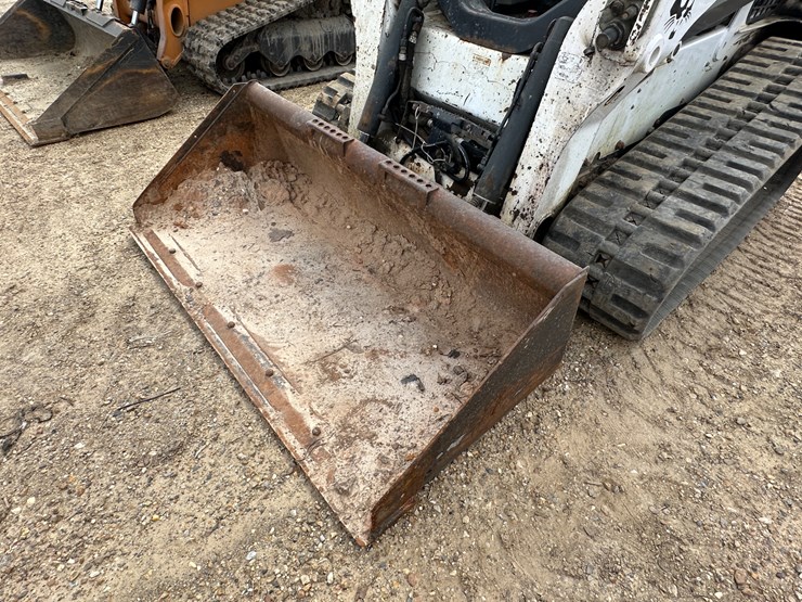 2014-bobcat-t750-image-16