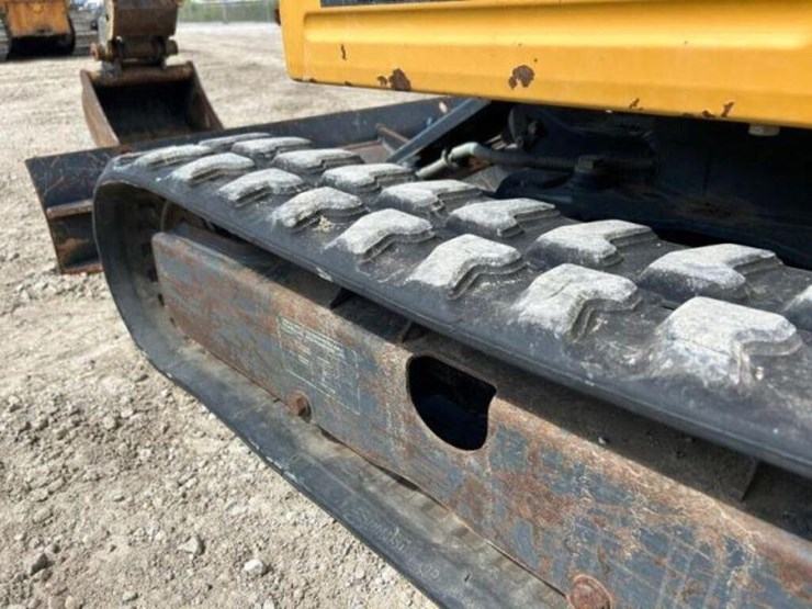 2016-deere-17g-image-29