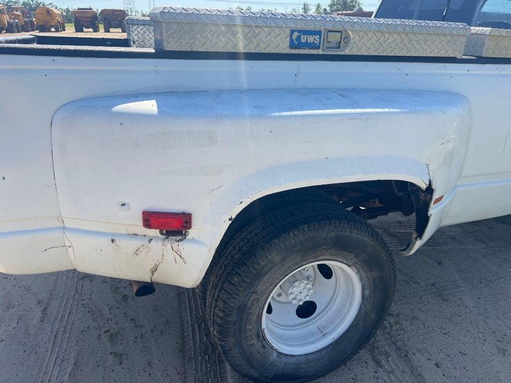 1994-gmc-sierra-3500-image-17